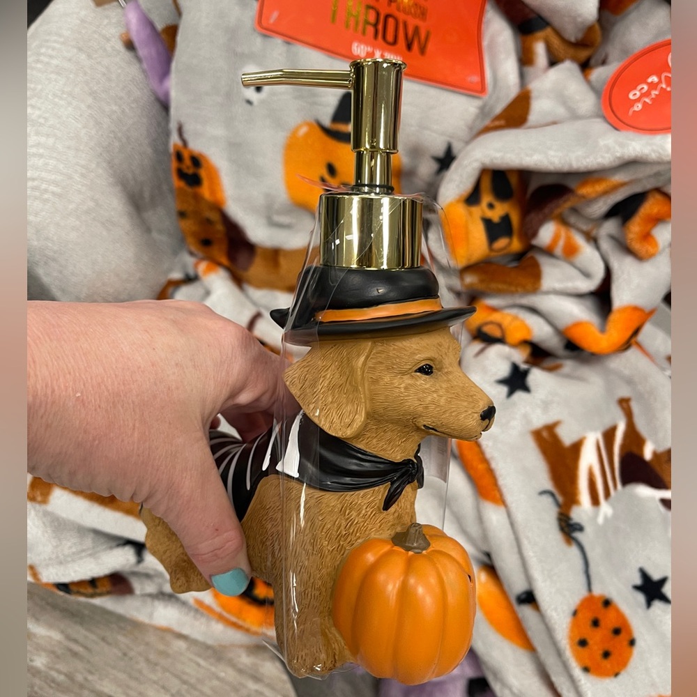 Halloween Dachshund Soap Dispenser Halloween Trick or Treat Wiener Dog NWT - Picture 3 of 5